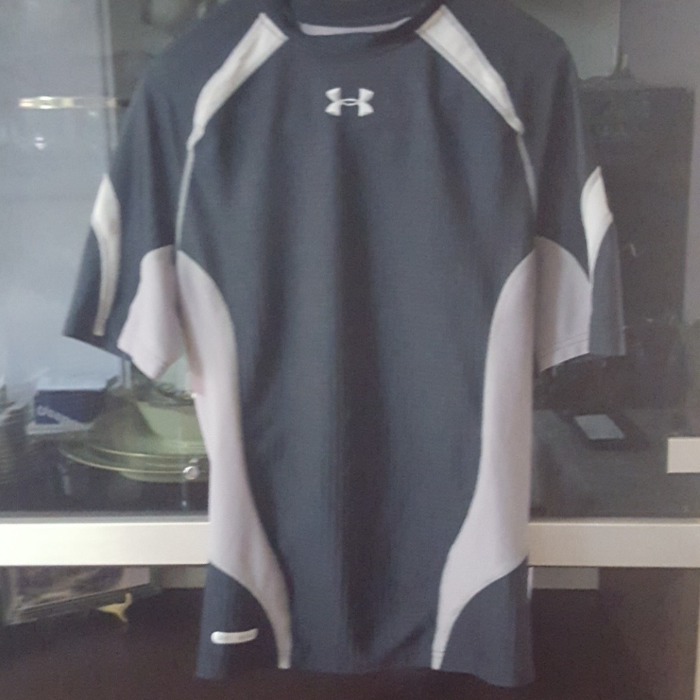 Under Armour compression t shirt sz medium